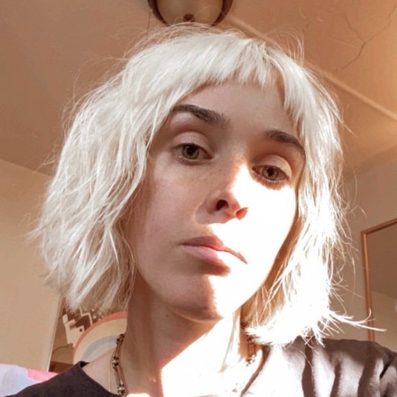 Meet your Posher, Erica - Picture 1 of 1